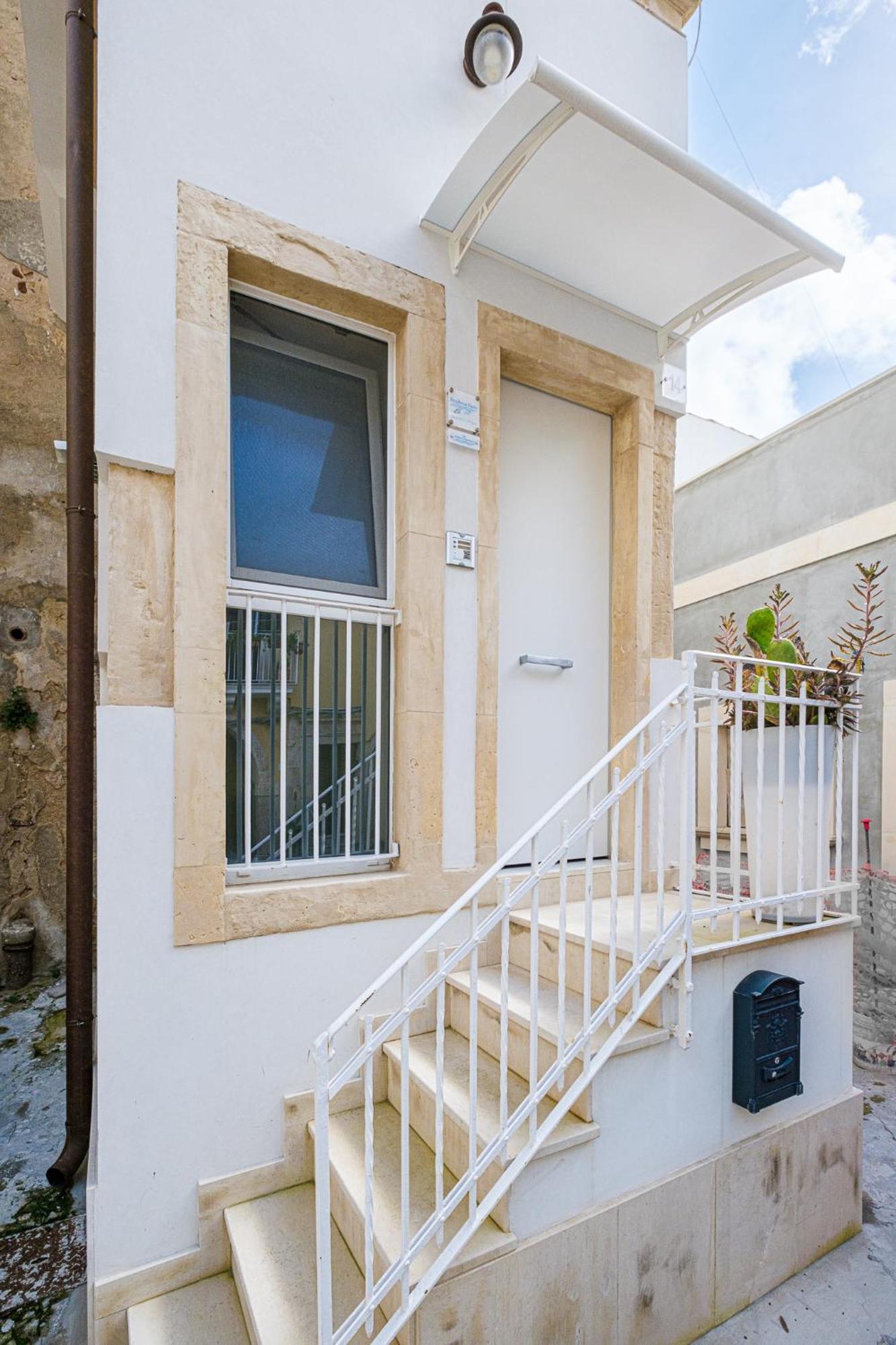 Residenza Nereo Apartman Szirakúza Kültér fotó